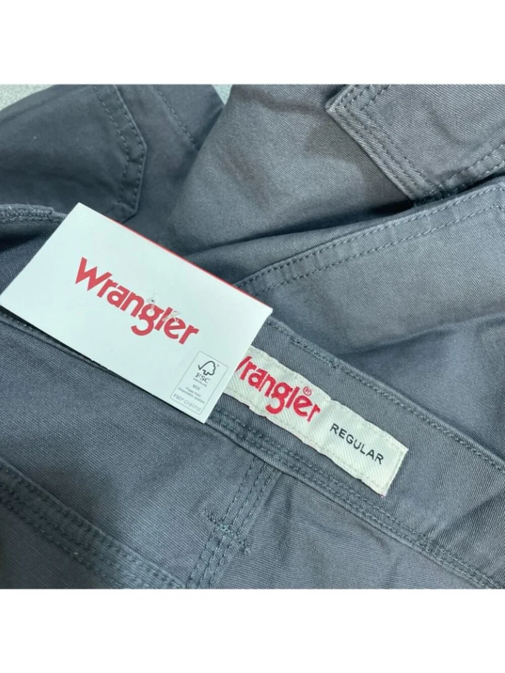 NWT Wrangler Men's 34 Gray Cargo Shorts Regular Fit Utility Pockets Durable
